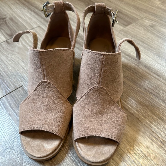 UGG Koolaburra Kaiah taupe suede cut out booties shooties with small block heel - Picture 7 of 7